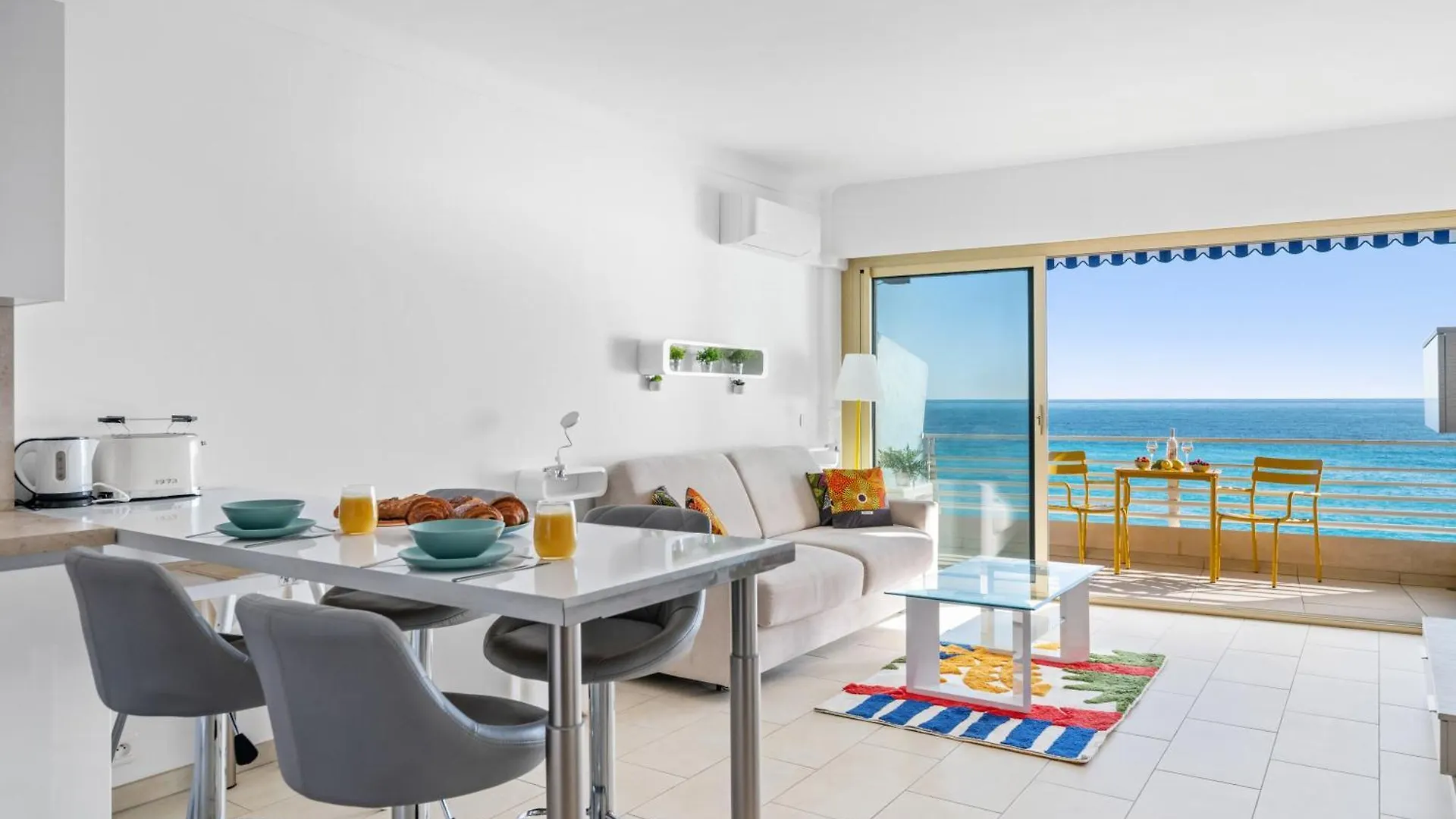 Le Coq Florentina - Air Conditioning - Seafront - Wifi Menton Apartment